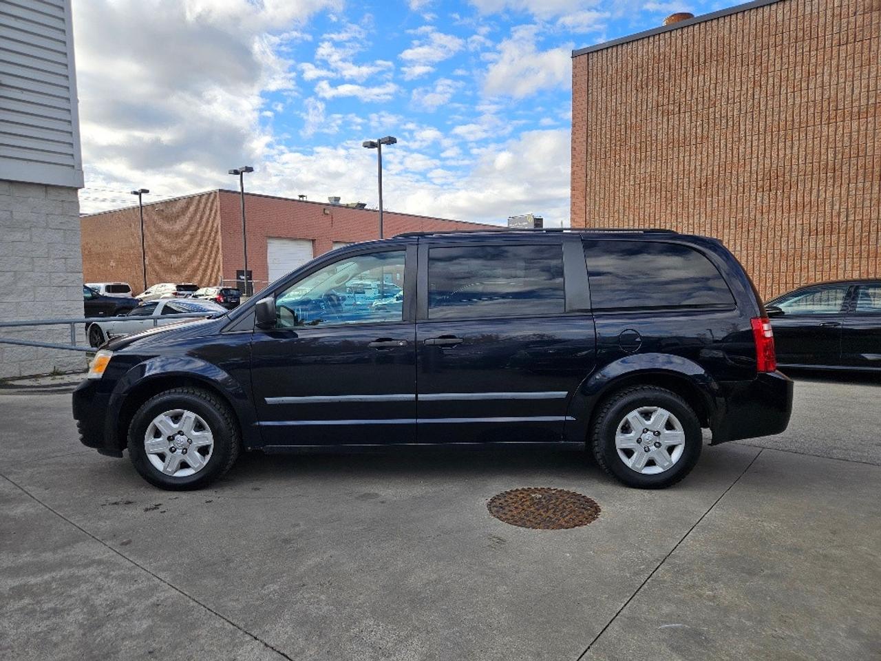 2010 Dodge Grand Caravan SE-ONLY 79000KM-CERTIFIED Photo