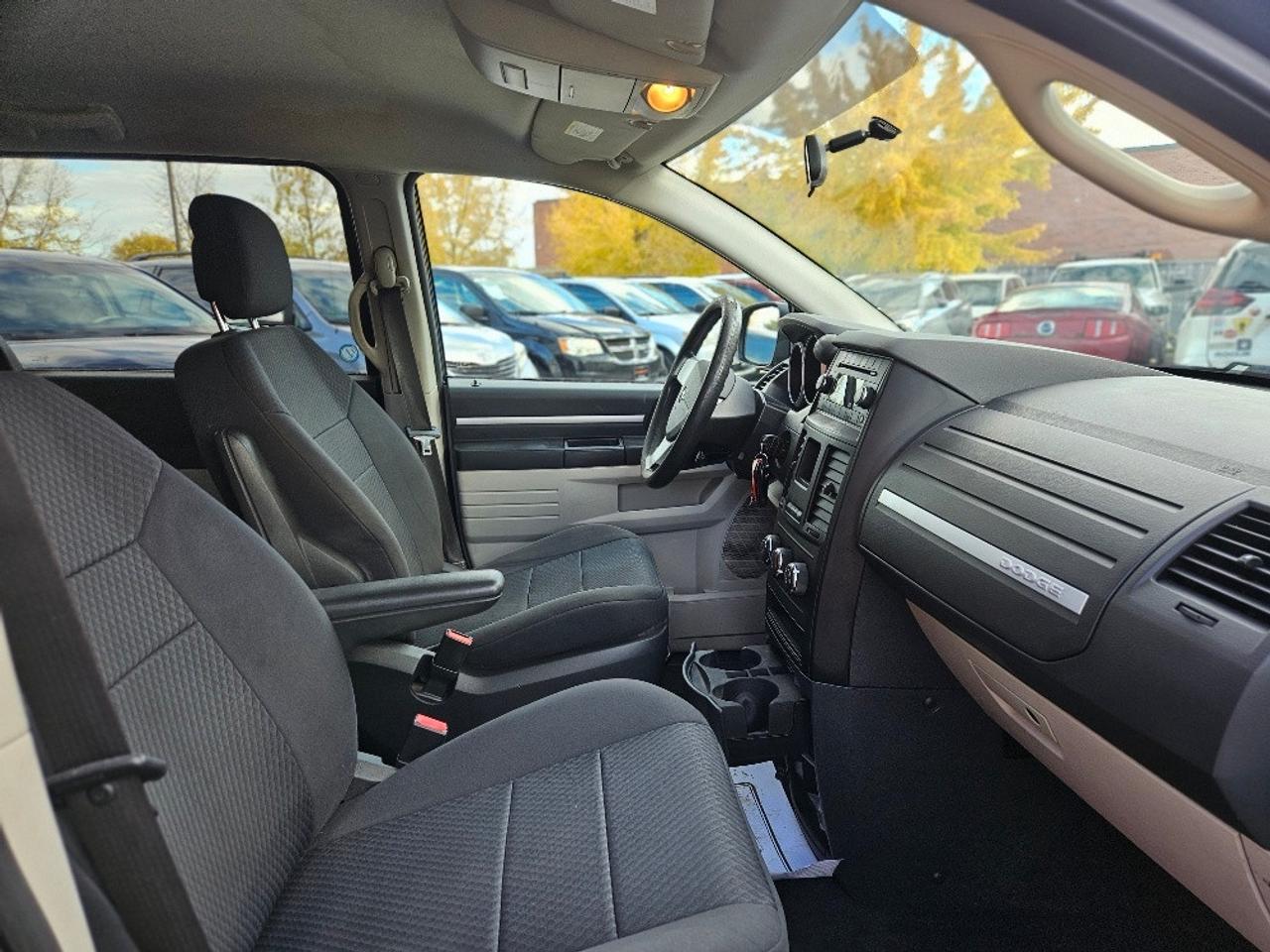 2010 Dodge Grand Caravan SE-ONLY 79000KM-CERTIFIED Photo