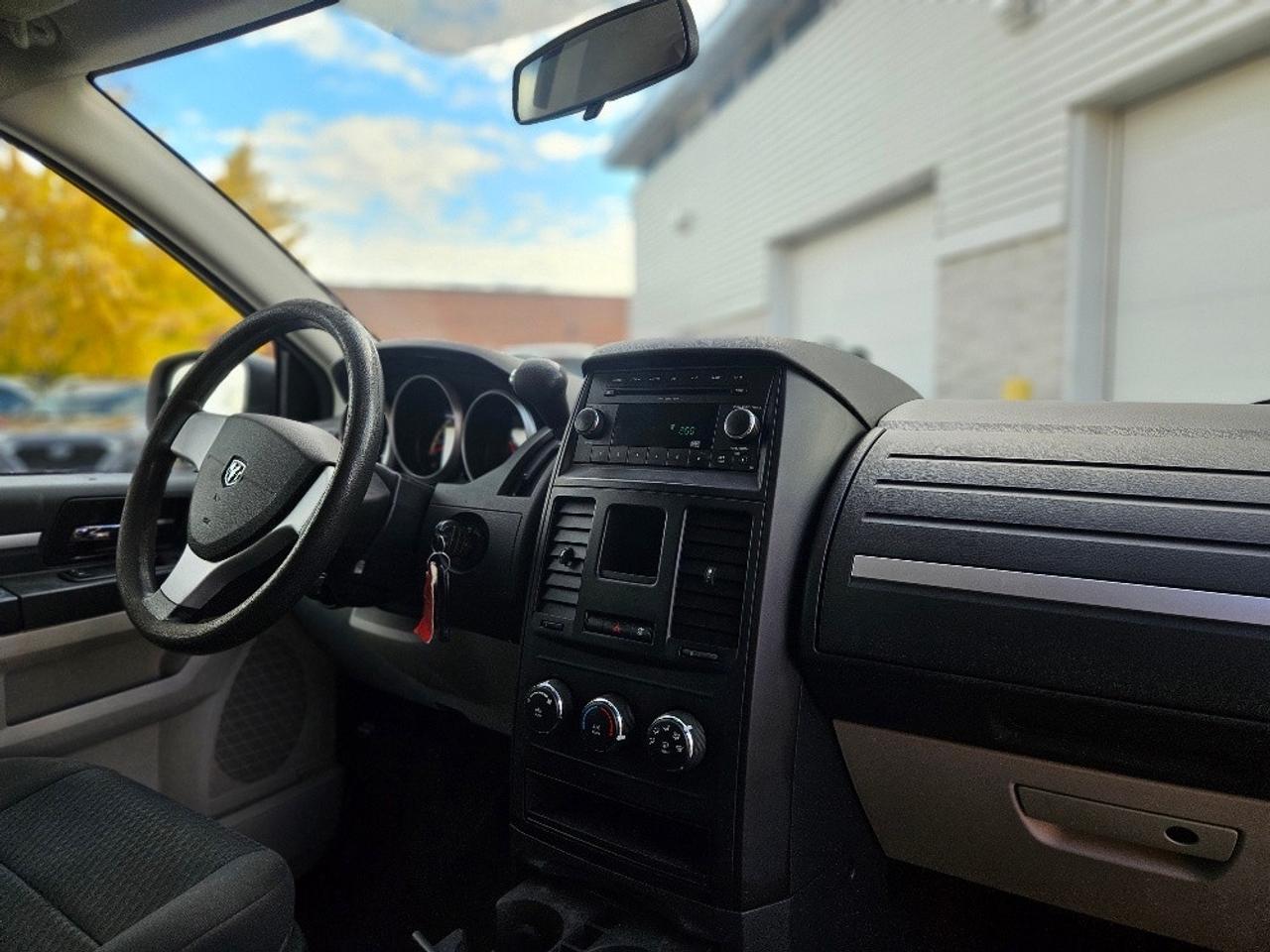 2010 Dodge Grand Caravan SE-ONLY 79000KM-CERTIFIED Photo