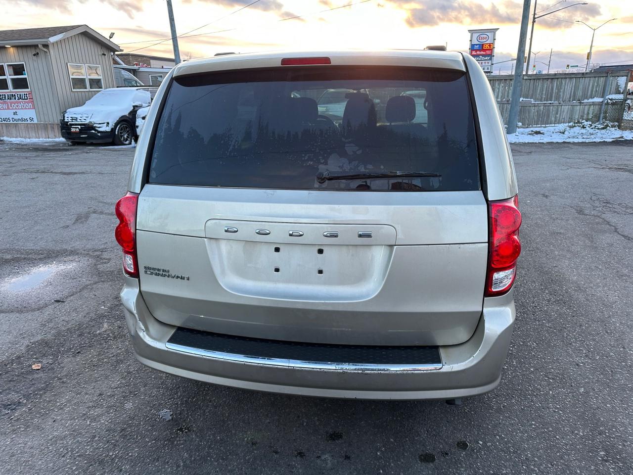 2016 Dodge Grand Caravan CVP, AUTO, V6, 7 PASSENGER, AS IS SPECIAL - Photo #4