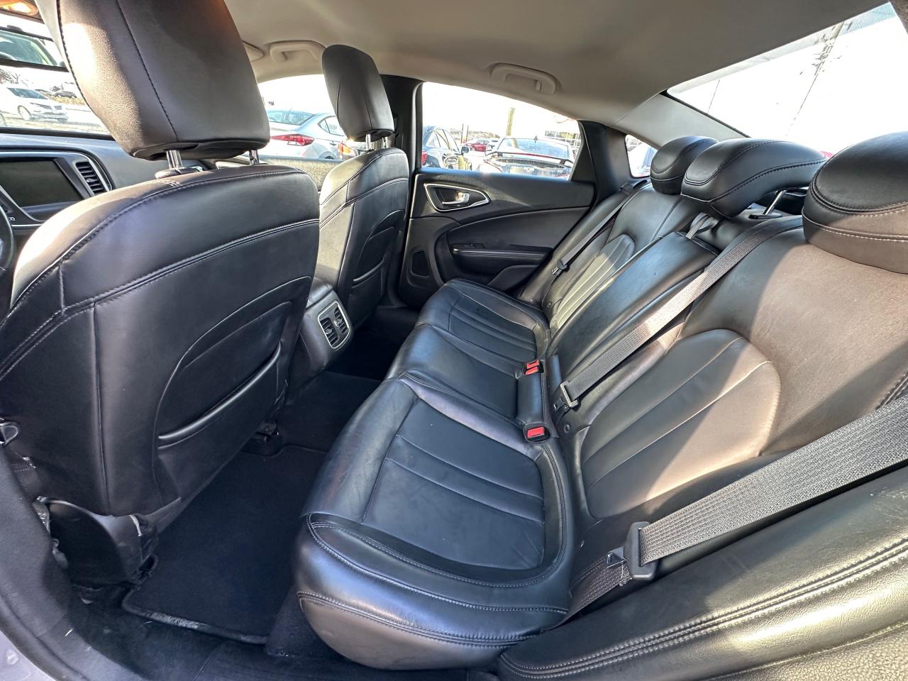 2015 Chrysler 200 C, V6, ALL WHEEL DRIVE, LEATHER, CERTIFIED - Photo #11