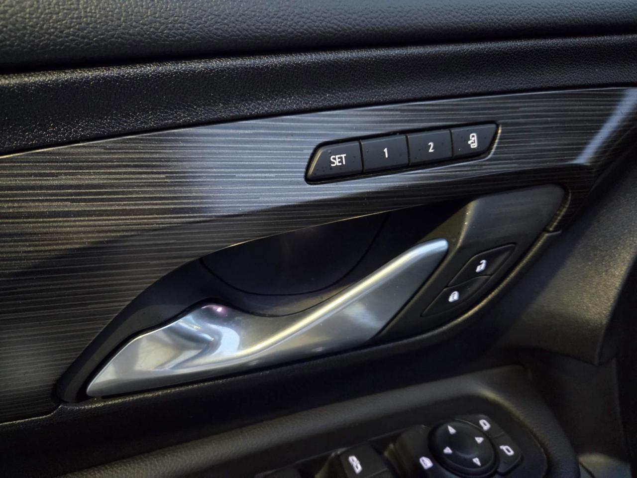 2022 GMC Terrain SLT One Owner | Leather | Navigation | Sunroof | Pro Grade Pkg | 18" Wheels Photo