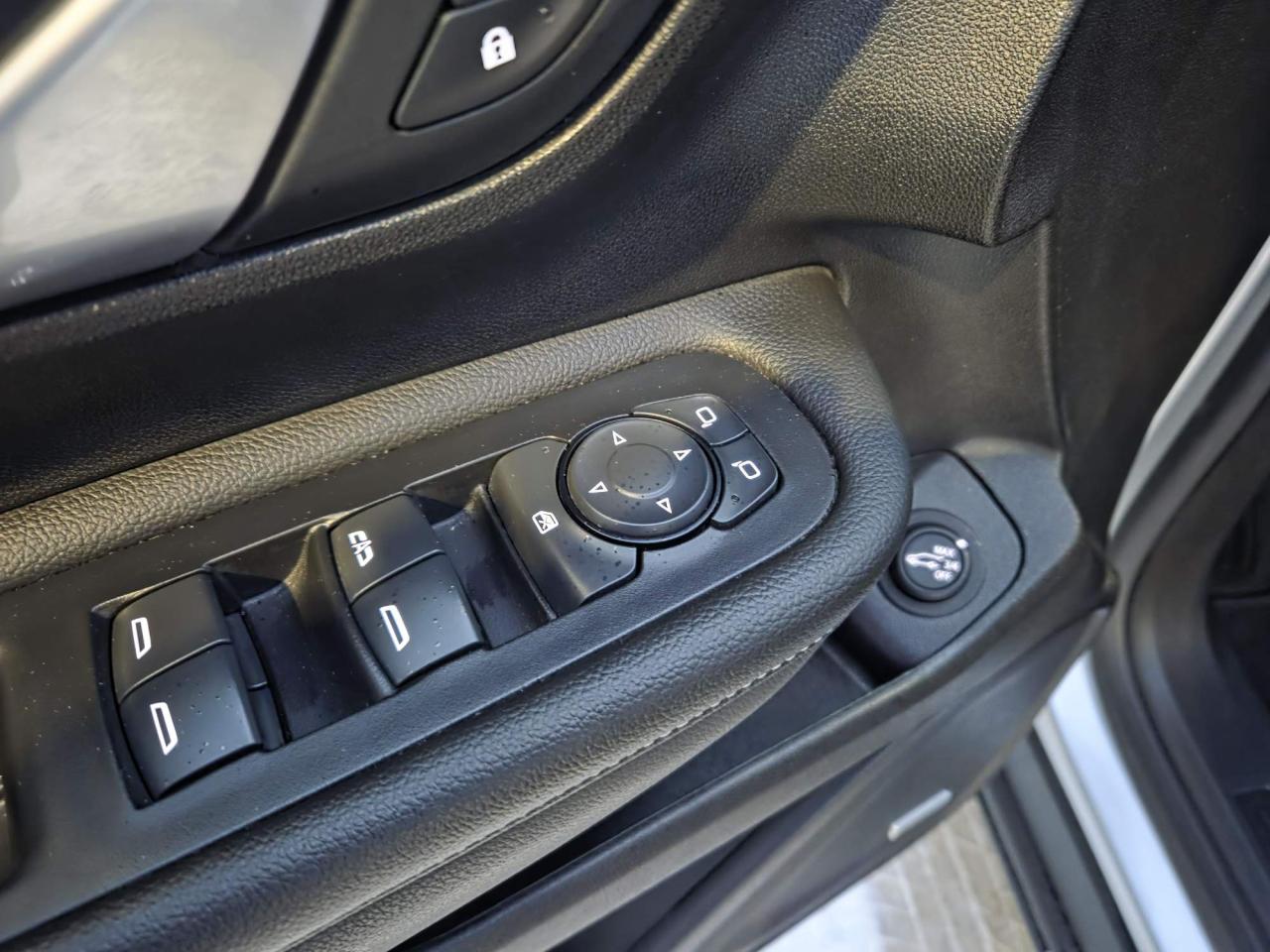 2022 GMC Terrain SLT One Owner | Leather | Navigation | Sunroof | Pro Grade Pkg | 18" Wheels Photo