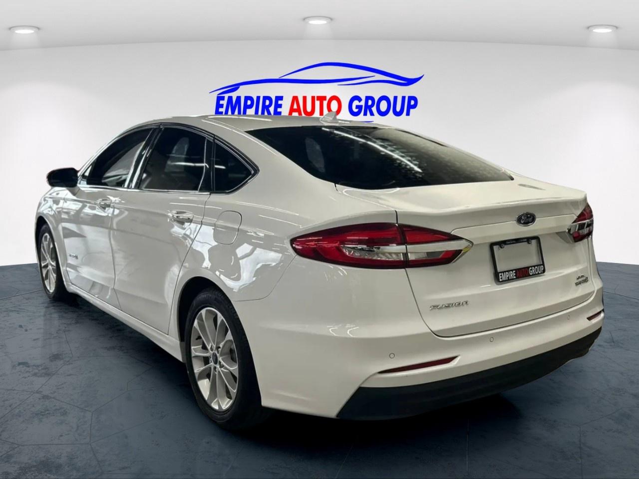 2019 Ford Fusion SEL Photo3