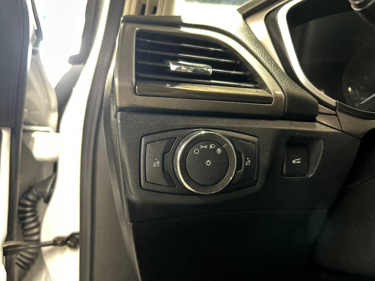 2019 Ford Fusion SEL Photo