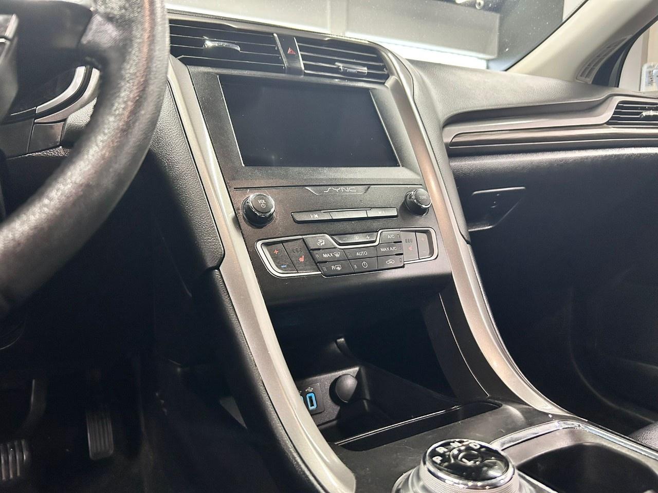 2019 Ford Fusion SEL Photo