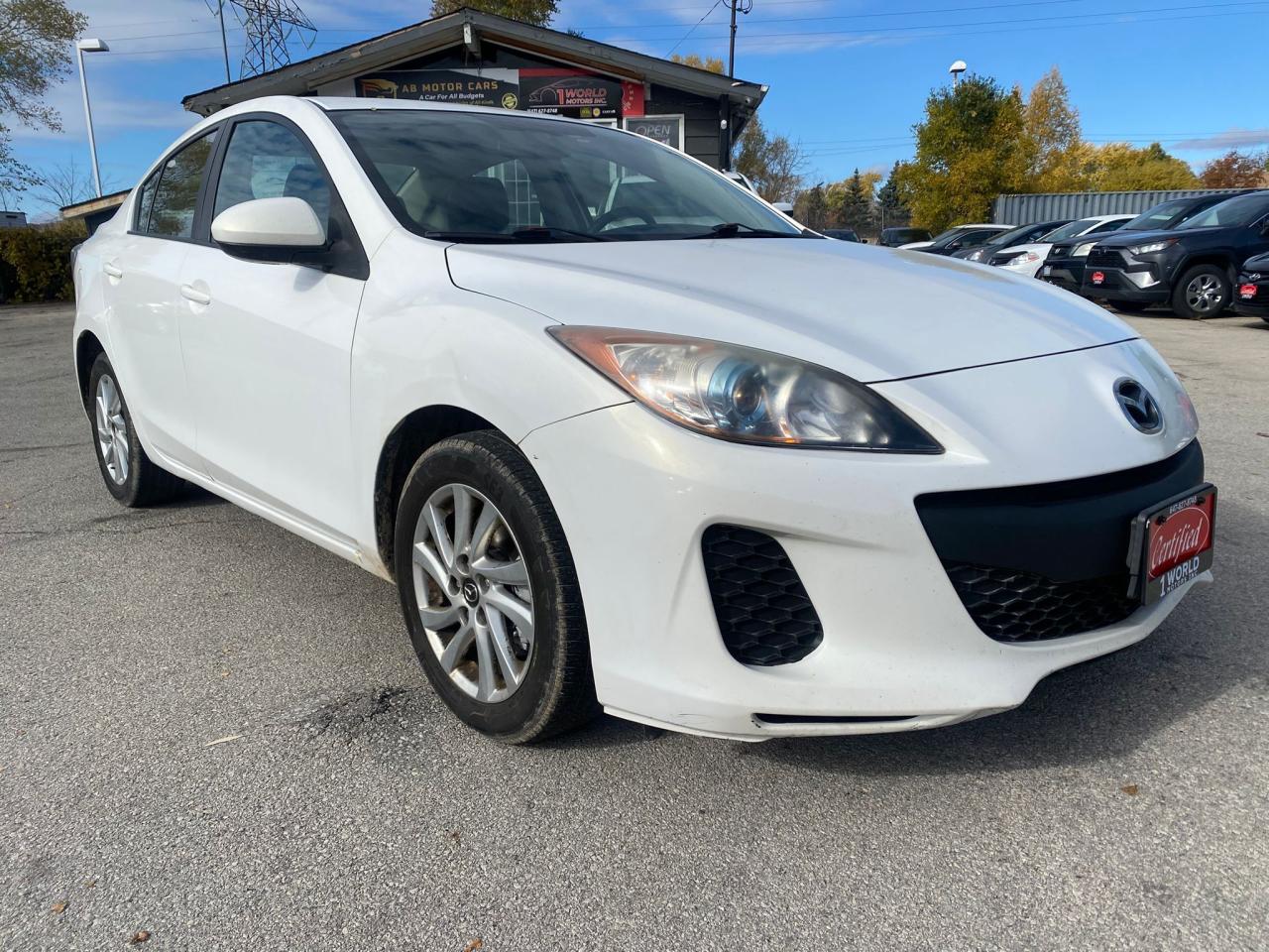 2013 Mazda MAZDA3 GS-SKY - Photo #2