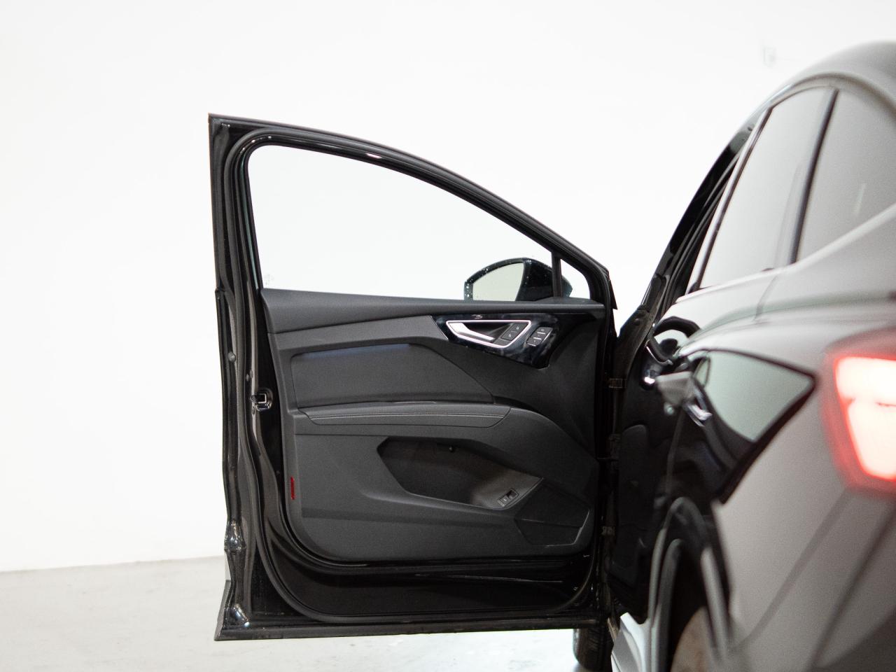 2024 Audi Q4 e-tron Sportback 55 | S-LINE | CARPLAY | 19 IN Photo