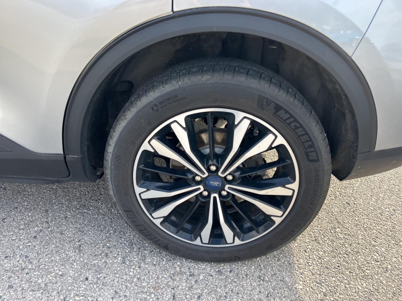 2022 Ford Escape SEL STEALTH, 2.0L, REMOTE START, CLEAN CARFAX! - Photo #10