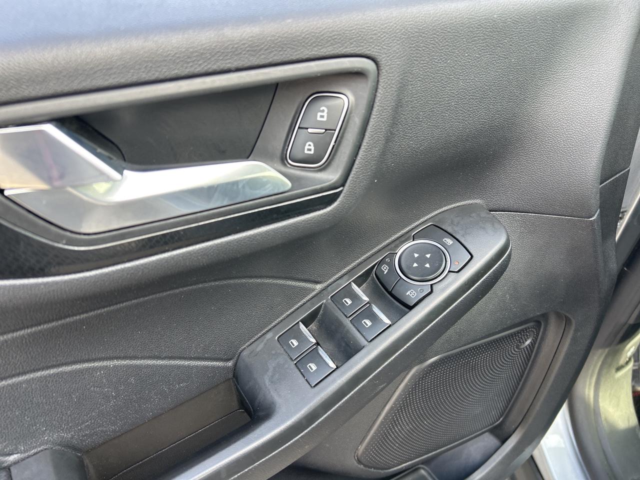 2022 Ford Escape SEL STEALTH, 2.0L, REMOTE START, CLEAN CARFAX! - Photo #16