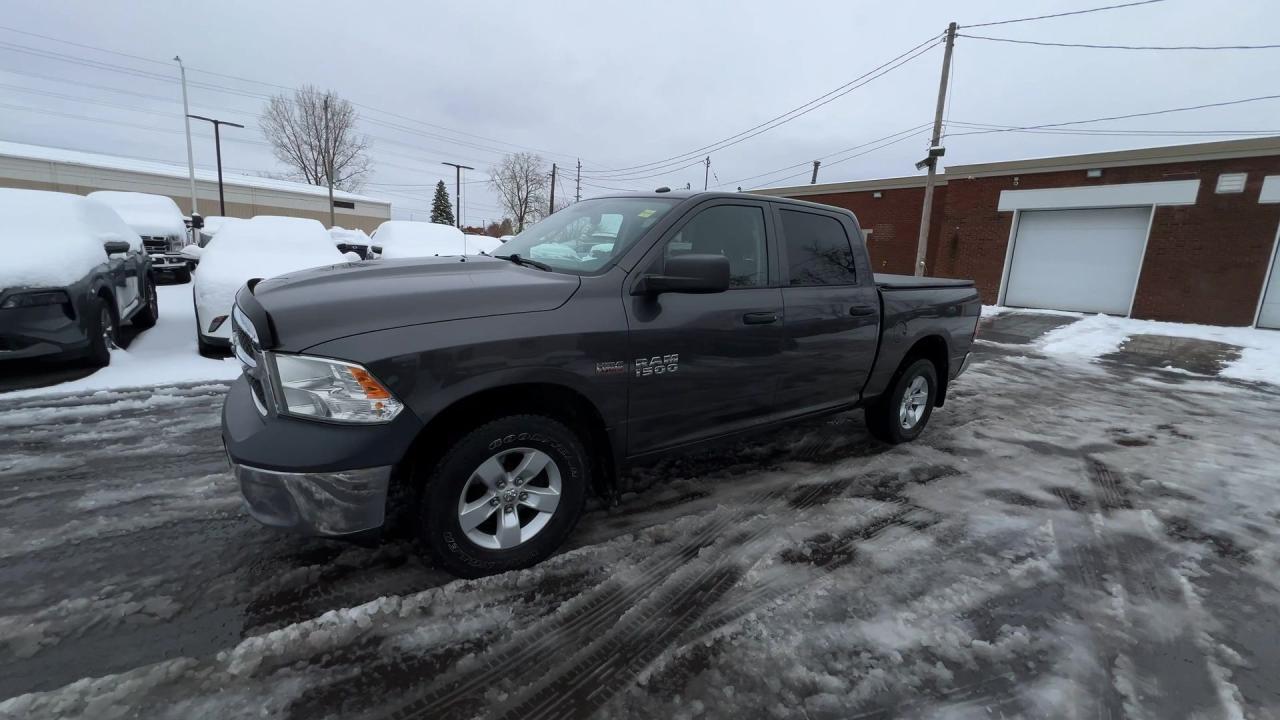 2016 RAM 1500 SXT 4X4 | CREW | 5.7L HEMI V8 | TONNEAU | ALLOYS Photo3