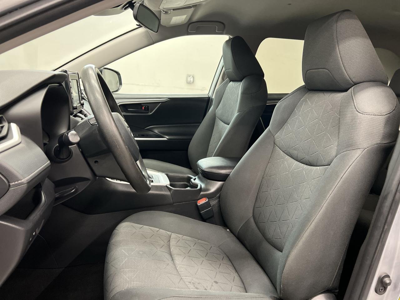 2021 Toyota RAV4 AWD | HTD SEATS | CARPLAY | ADAPT. CRUISE | A/C Photo3