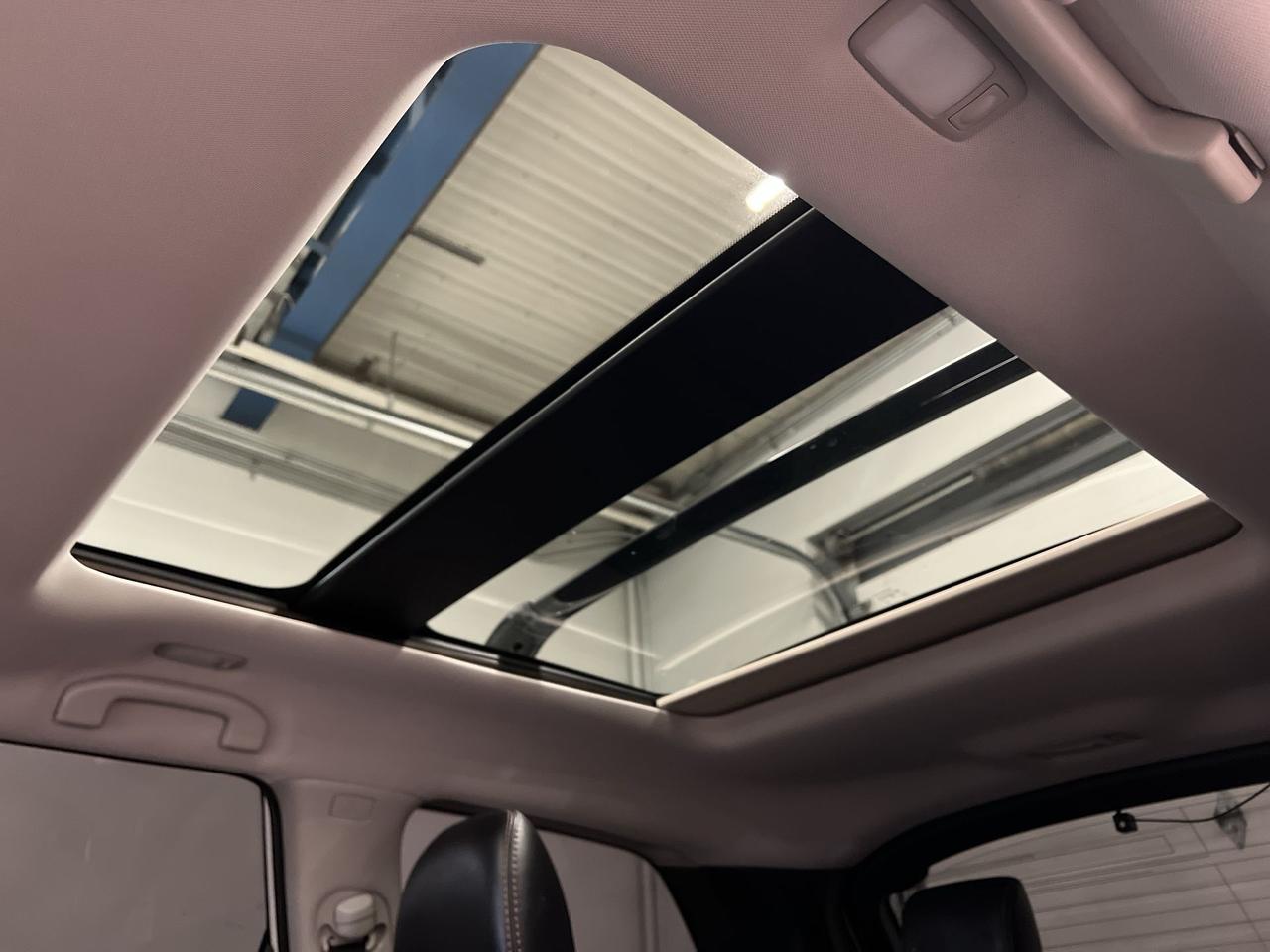 2020 Nissan Pathfinder SL ROCK CREEK AWD |7-PASS |HTD LEATHER | PANO ROOF Photo