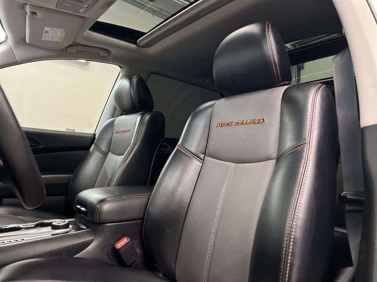 2020 Nissan Pathfinder SL ROCK CREEK AWD |7-PASS |HTD LEATHER | PANO ROOF Photo