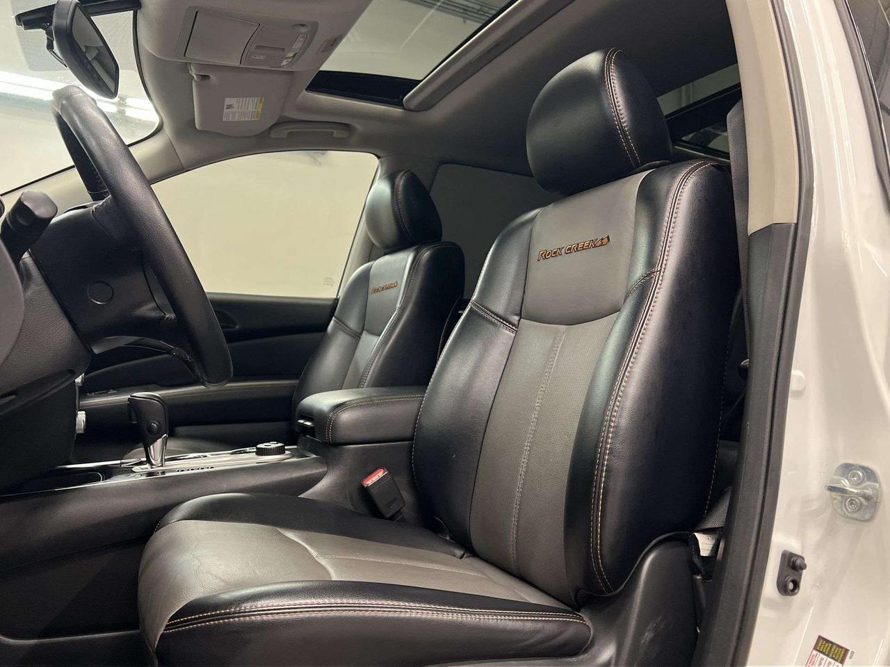 2020 Nissan Pathfinder SL ROCK CREEK AWD |7-PASS |HTD LEATHER | PANO ROOF Photo