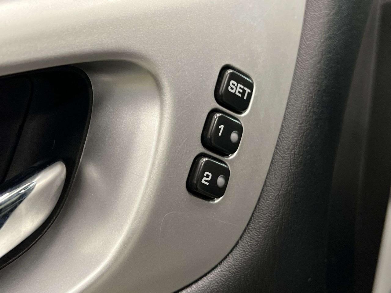 2020 Nissan Pathfinder SL ROCK CREEK AWD |7-PASS |HTD LEATHER | PANO ROOF Photo