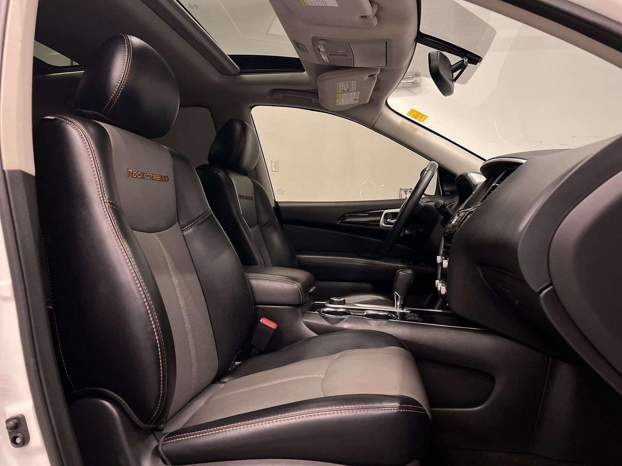 2020 Nissan Pathfinder SL ROCK CREEK AWD |7-PASS |HTD LEATHER | PANO ROOF Photo