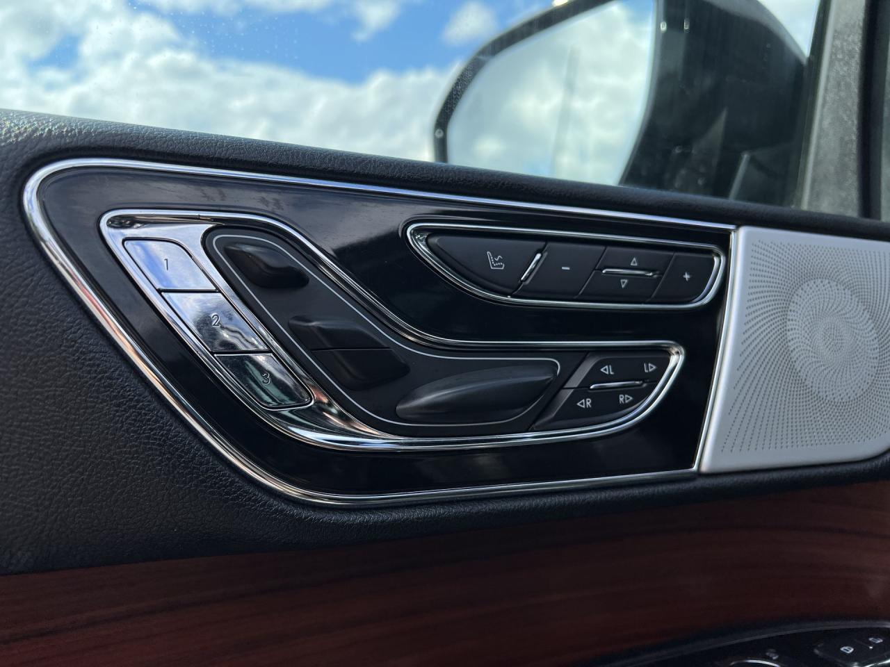 2018 Lincoln Navigator RESERVE 4X4 | 7-PASS |MASSAGE |LEATHER | PANO ROOF Photo