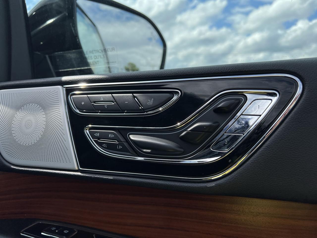 2018 Lincoln Navigator RESERVE 4X4 | 7-PASS |MASSAGE |LEATHER | PANO ROOF Photo