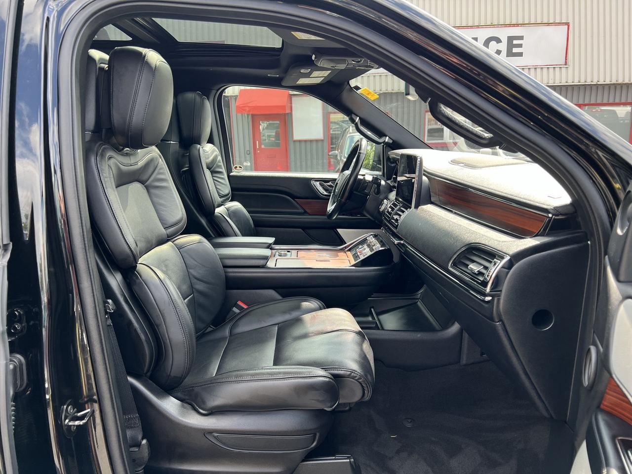 2018 Lincoln Navigator RESERVE 4X4 | 7-PASS |MASSAGE |LEATHER | PANO ROOF Photo