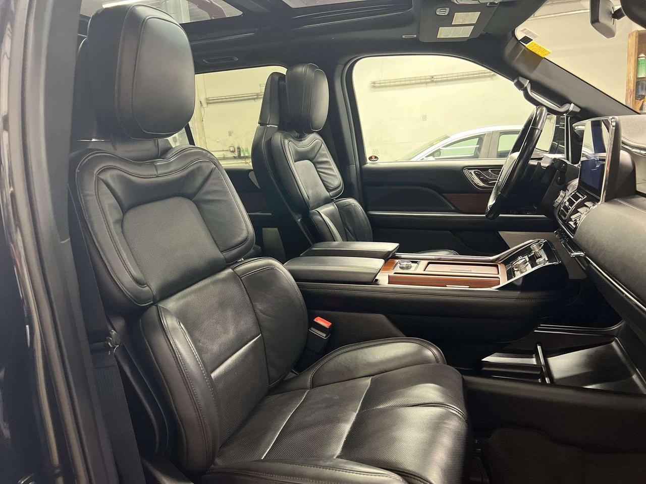 2018 Lincoln Navigator RESERVE 4X4 | 7-PASS |MASSAGE |LEATHER | PANO ROOF Photo