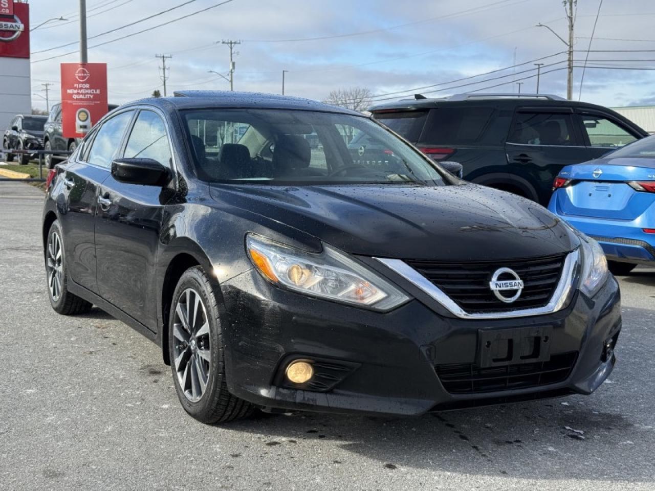 2016 Nissan Altima 2.5 SV  - Sunroof -  Navigation Photo