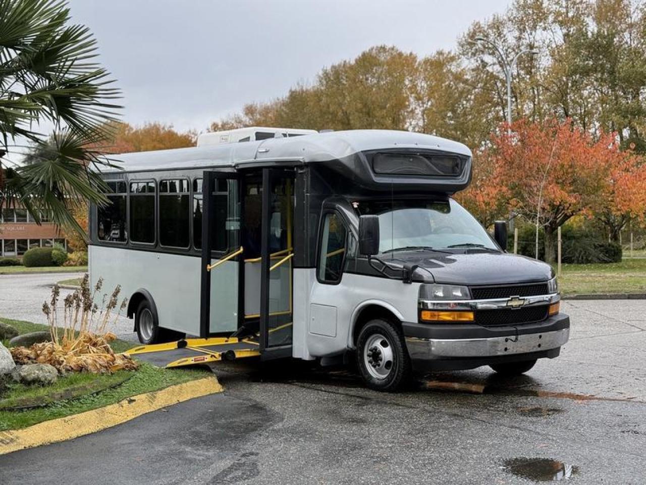 Used 2019 Chevrolet Express 4500 22-Passenger Wheelchair Accessible Bus for sale in Burnaby, BC