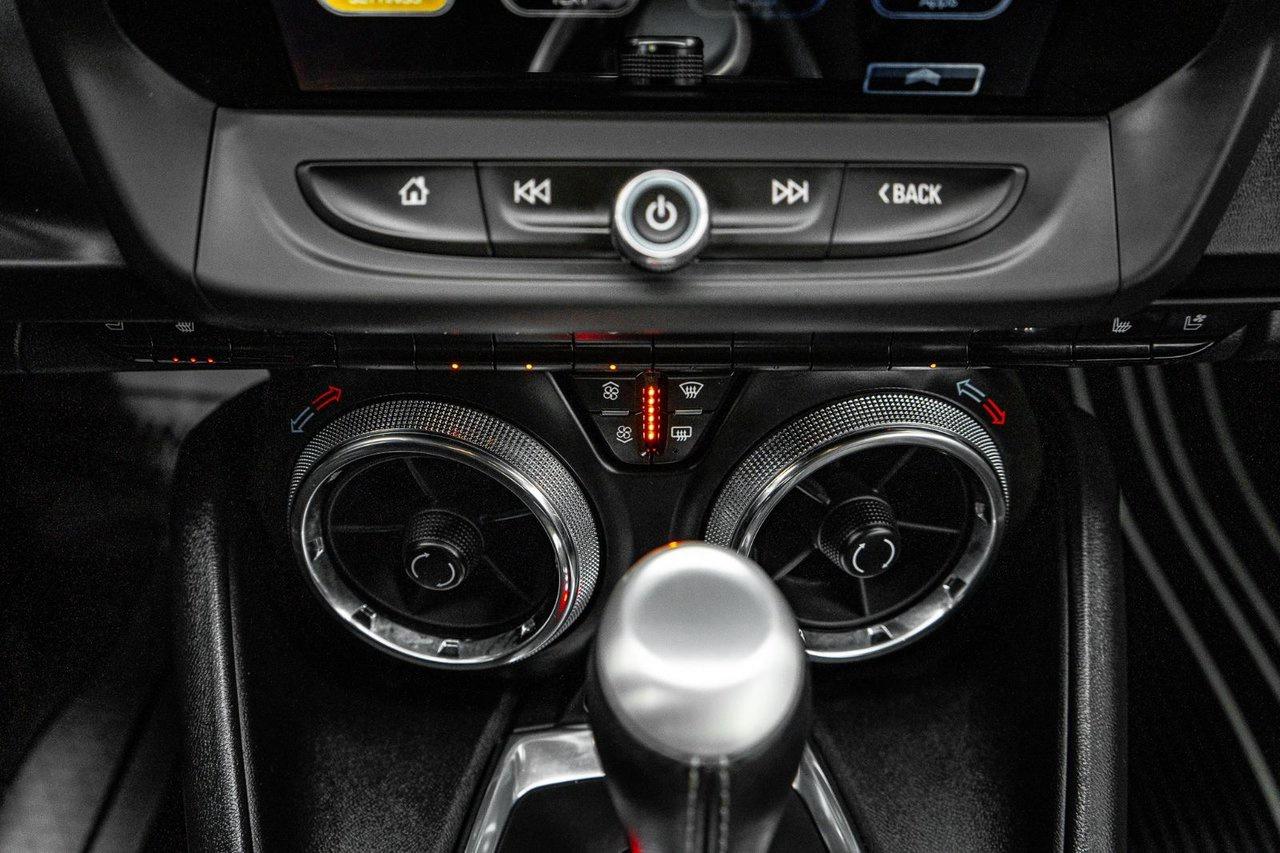 2018 Chevrolet Camaro 2LT Photo