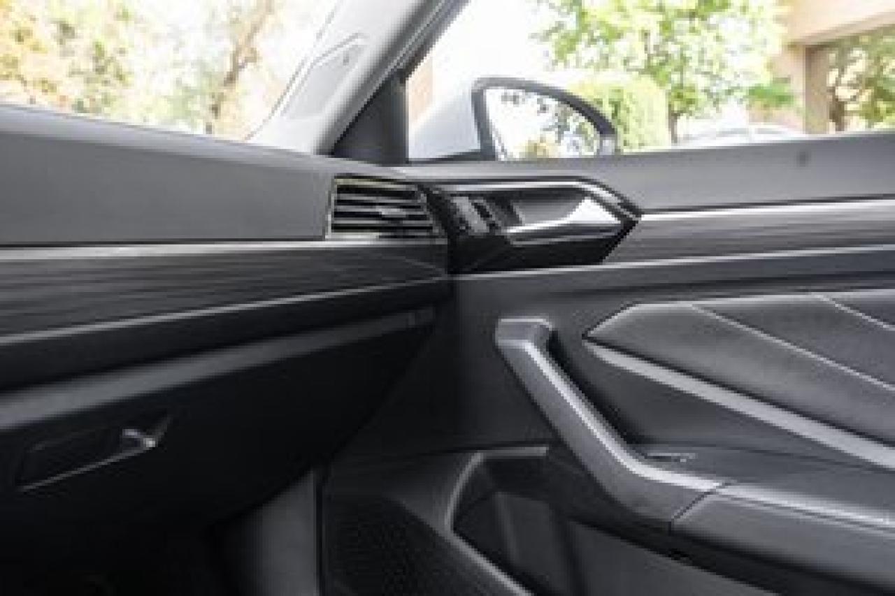 2024 Volkswagen Jetta HIGHLINE Photo