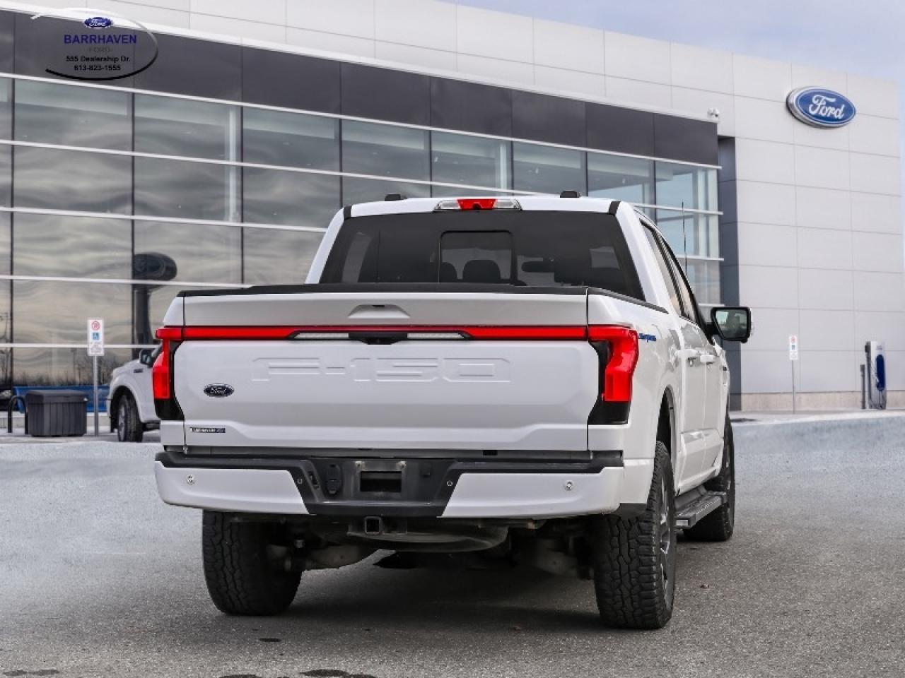 2022 Ford F-150 Lightning Pro Photo3