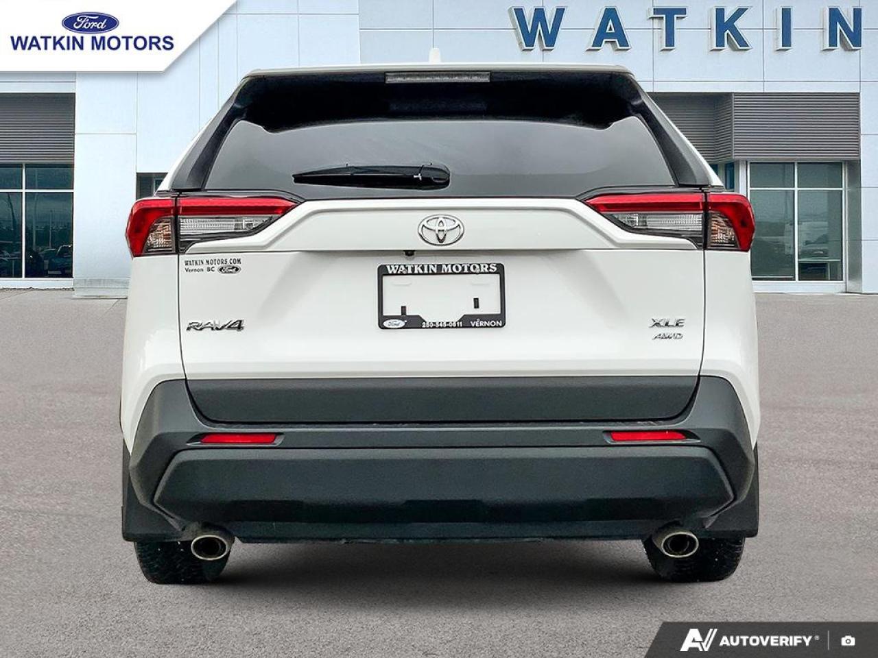 2023 Toyota RAV4 XLE AWD Photo3