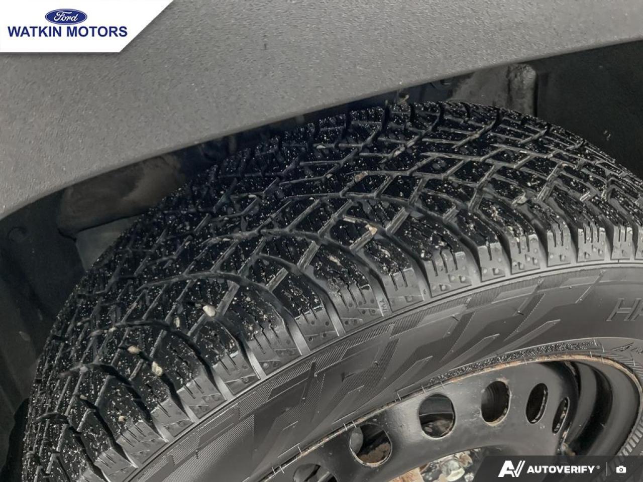 2023 Toyota RAV4 XLE AWD Photo9