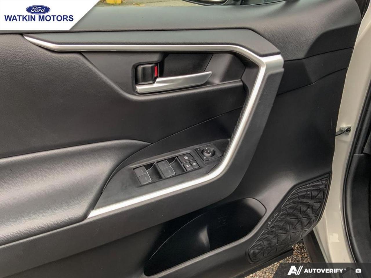 2023 Toyota RAV4 XLE AWD Photo19