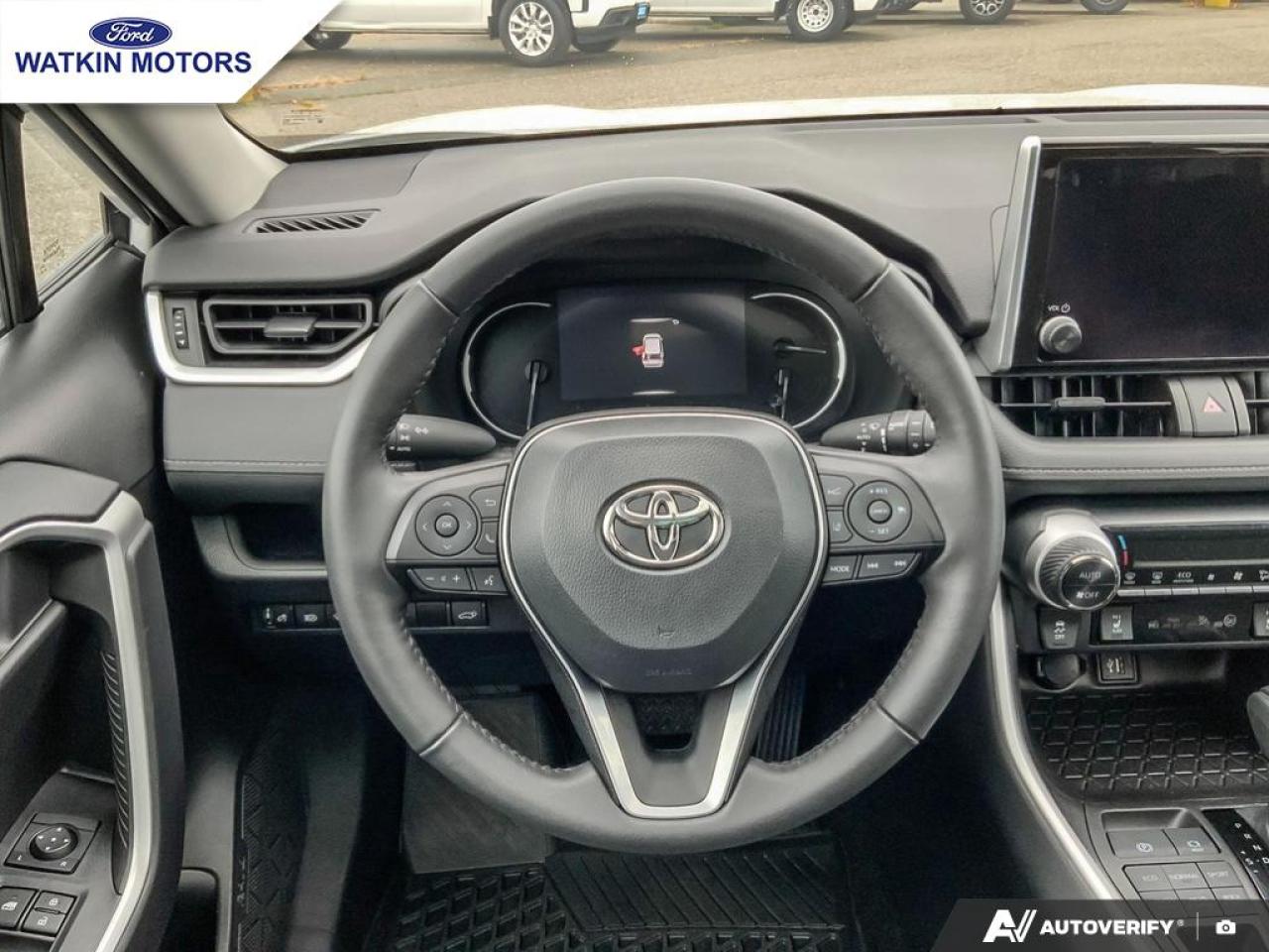2023 Toyota RAV4 XLE AWD Photo29