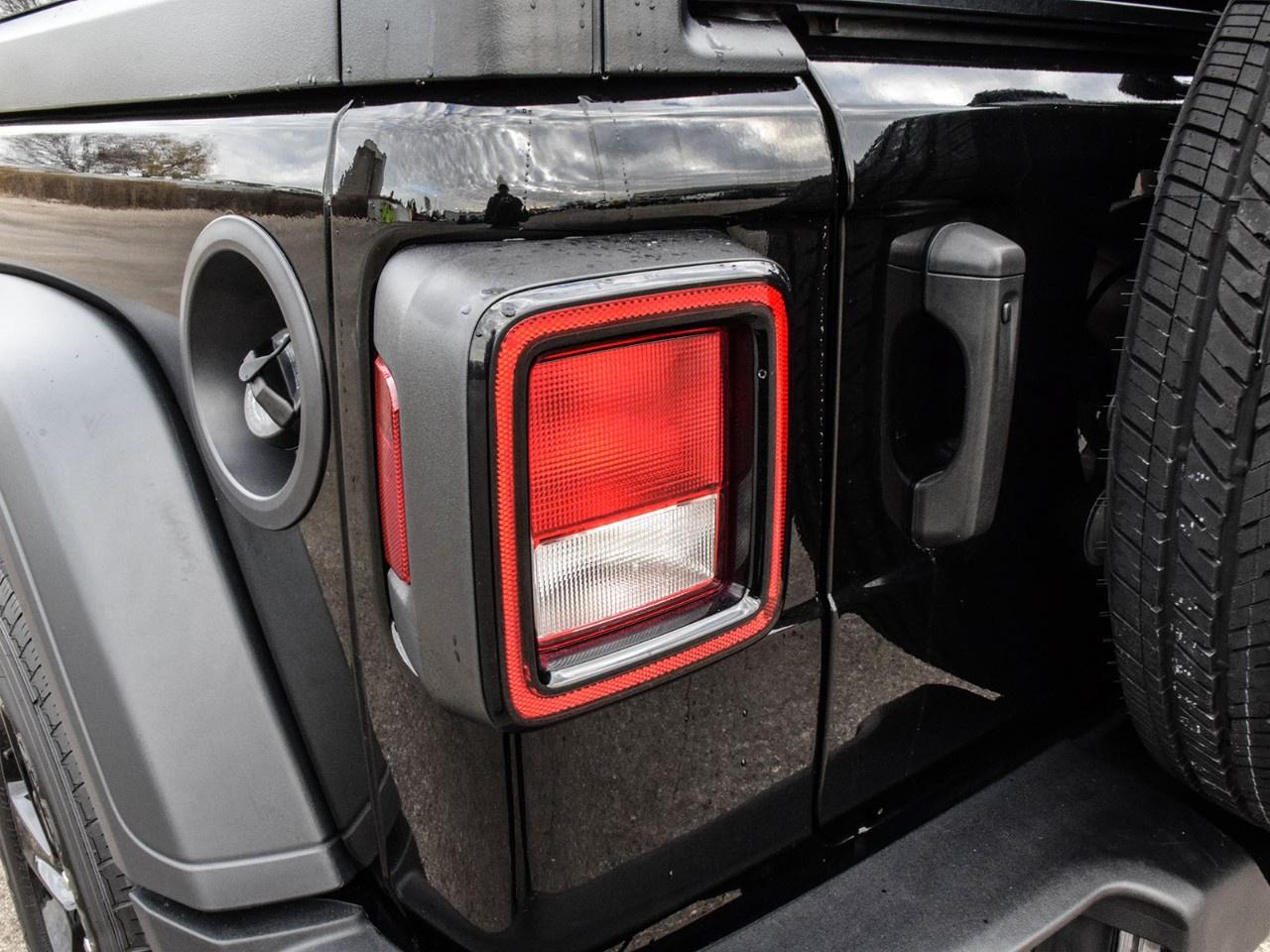 2023 Jeep Wrangler SPORT ALTITUDE 4 DOOR 4X4 Photo