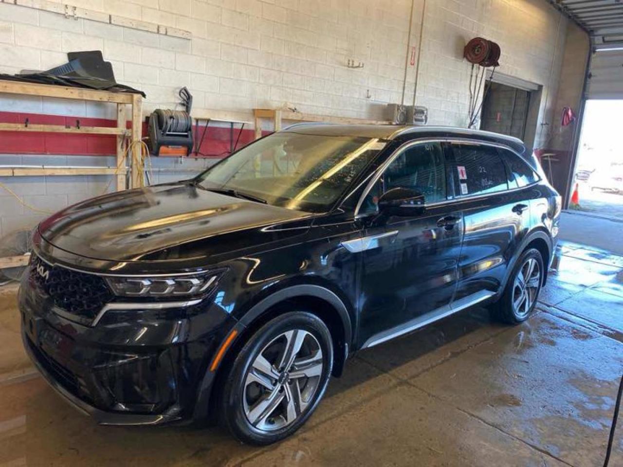 Used 2022 Kia Sorento Plug-In Hybrid EX AWD | PHEV | BSM | Carplay and Android Auto | 2nd Row Captain's Chairs | Heated Seats & More ! for sale in Guelph, ON