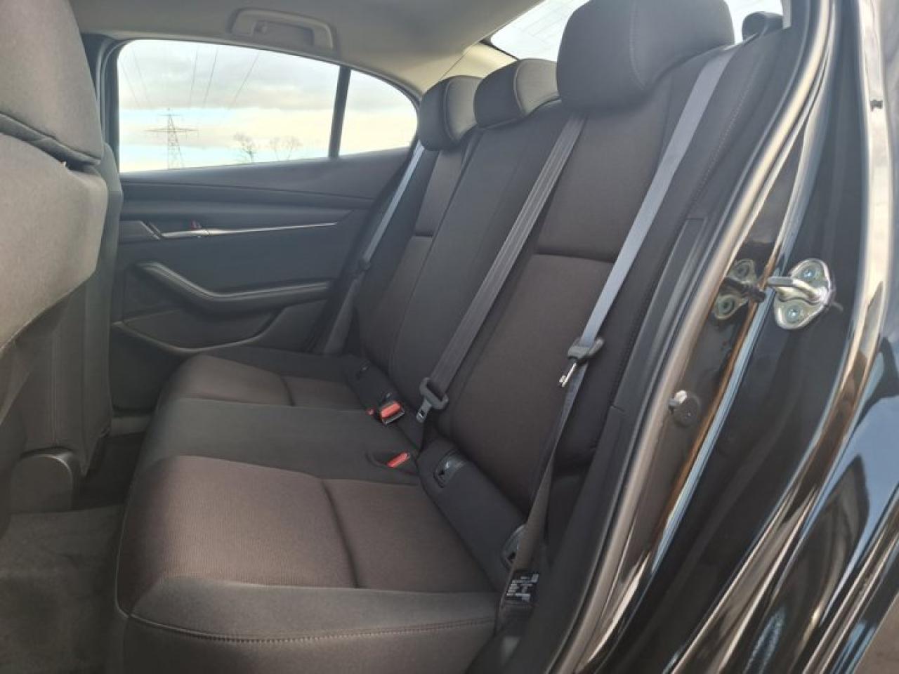 2025 Mazda MAZDA3 GX | Heated Seats | Adaptive Cruise | CarPlay + Android | Reverse Cam | Keyless Entry | and More ! Photo