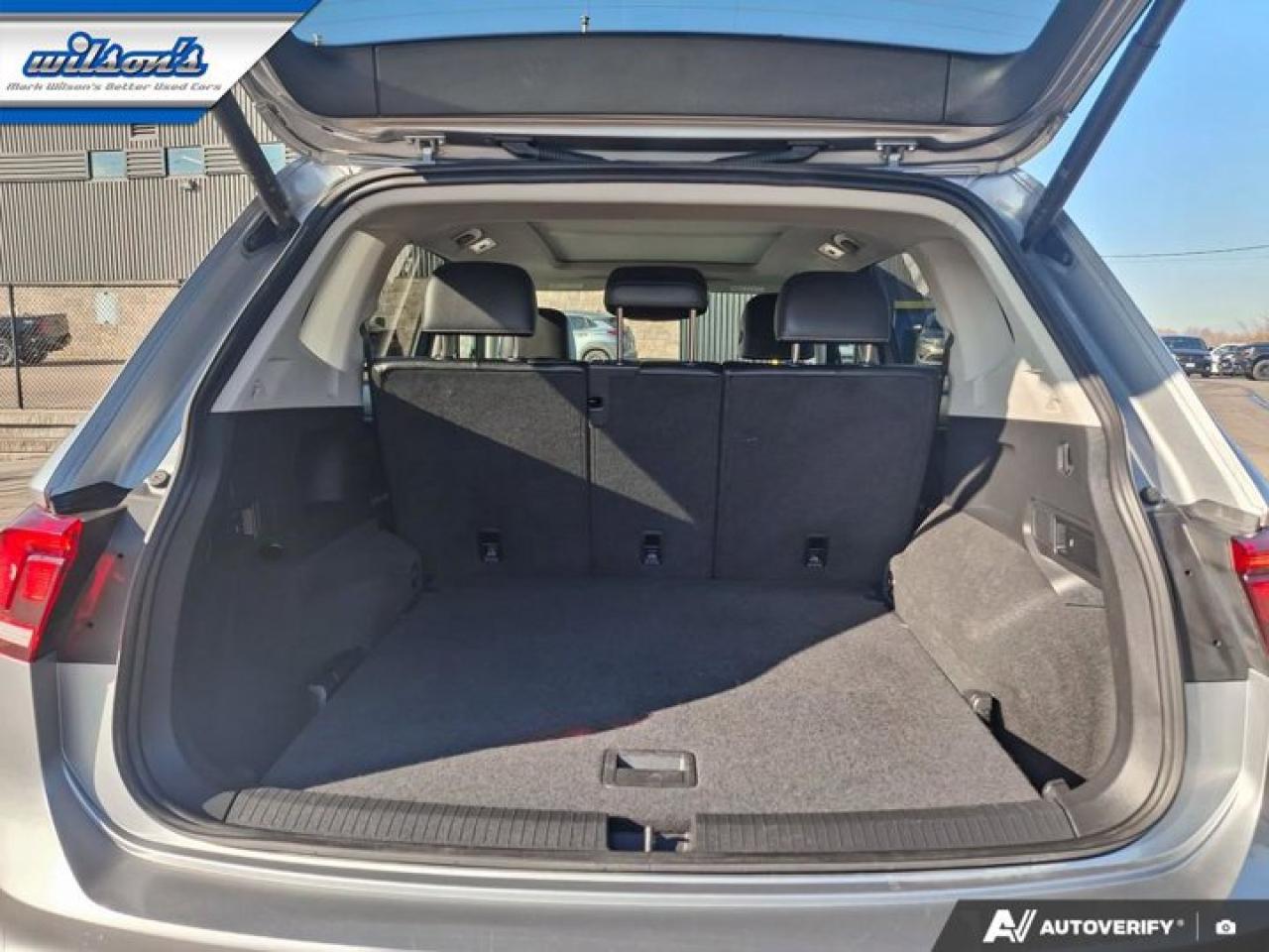 2024 Volkswagen Tiguan Comfortline 4Motion | Leather | Pano Roof | Heated Seats + Steering | Adaptive Cruise | and More ! Photo