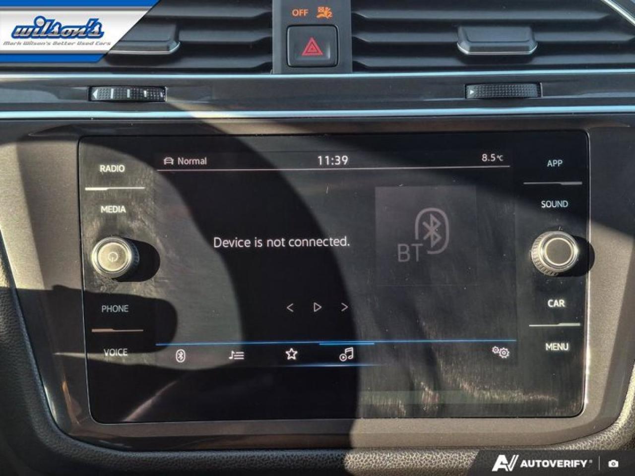 2024 Volkswagen Tiguan Comfortline 4Motion | Leather | Pano Roof | Heated Seats + Steering | Adaptive Cruise | and More ! Photo