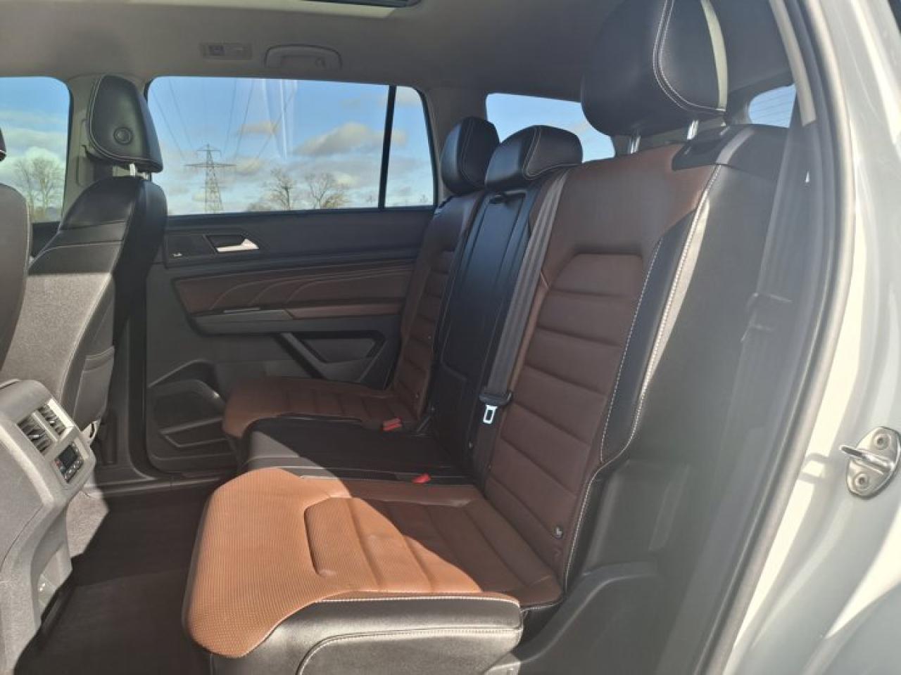 2022 Volkswagen Atlas Execline AWD | 7 Passenger | Leather | Heated Seats + Steering | 360 Cam | Panoramic Sunroof & More! Photo