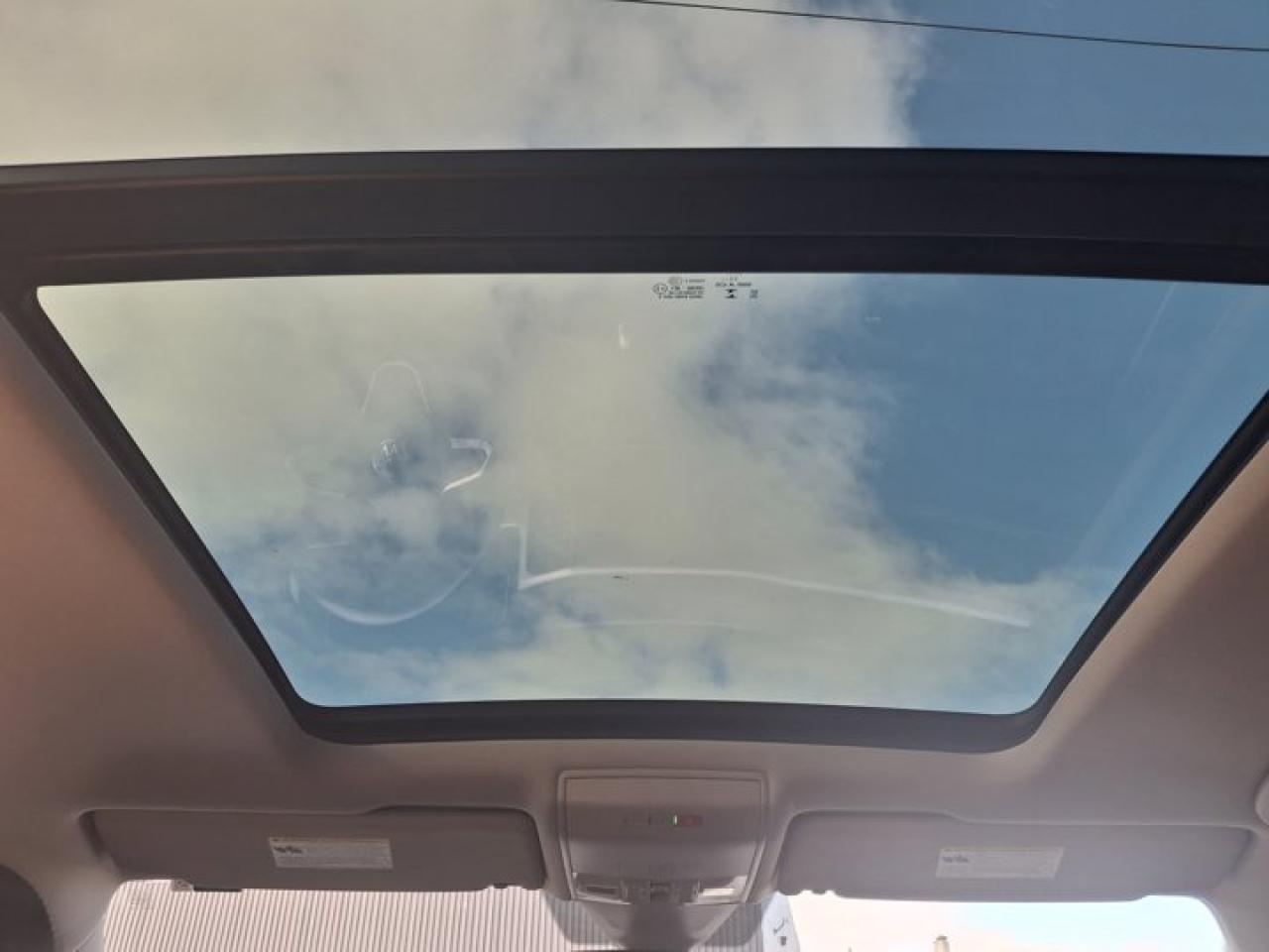 2022 Volkswagen Atlas Execline AWD | 7 Passenger | Leather | Heated Seats + Steering | 360 Cam | Panoramic Sunroof & More! Photo