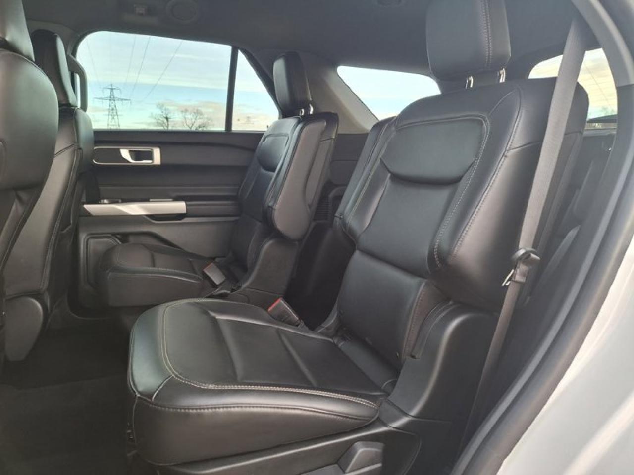 2023 Ford Explorer XLT 4WD | 202A | Tow Pkg | Adaptive Cruise | Nav | Leather | Heated Wheel + Seats | and More ! Photo