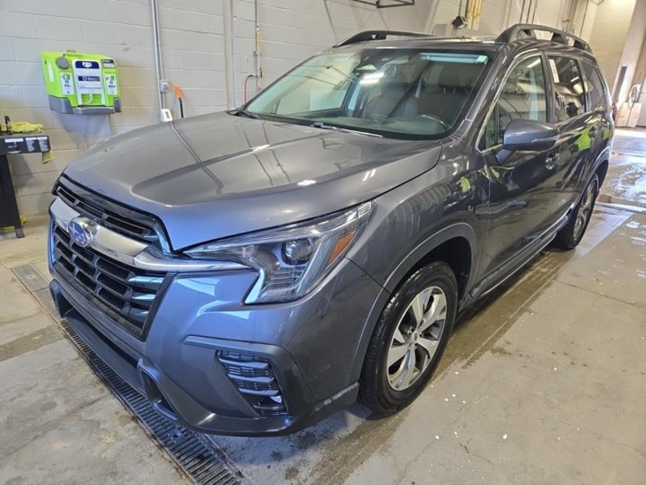 Used 2023 Subaru ASCENT Touring AWD | Captain's Chairs | Heated Seats + Steering | Panoramic Sunroof | BSM | and More ! for sale in Guelph, ON