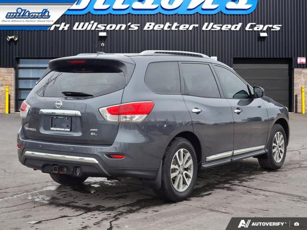 2014 Nissan Pathfinder SL 4WD | Leather | Heated Wheel + Seats | Rear Camera | Remote Start | Bluetooth | and More ! Photo