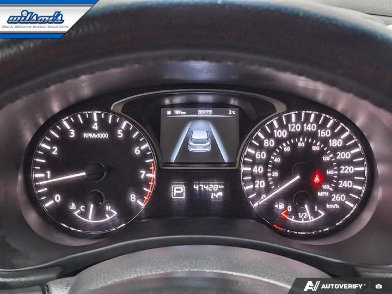 2014 Nissan Pathfinder SL 4WD | Leather | Heated Wheel + Seats | Rear Camera | Remote Start | Bluetooth | and More ! Photo