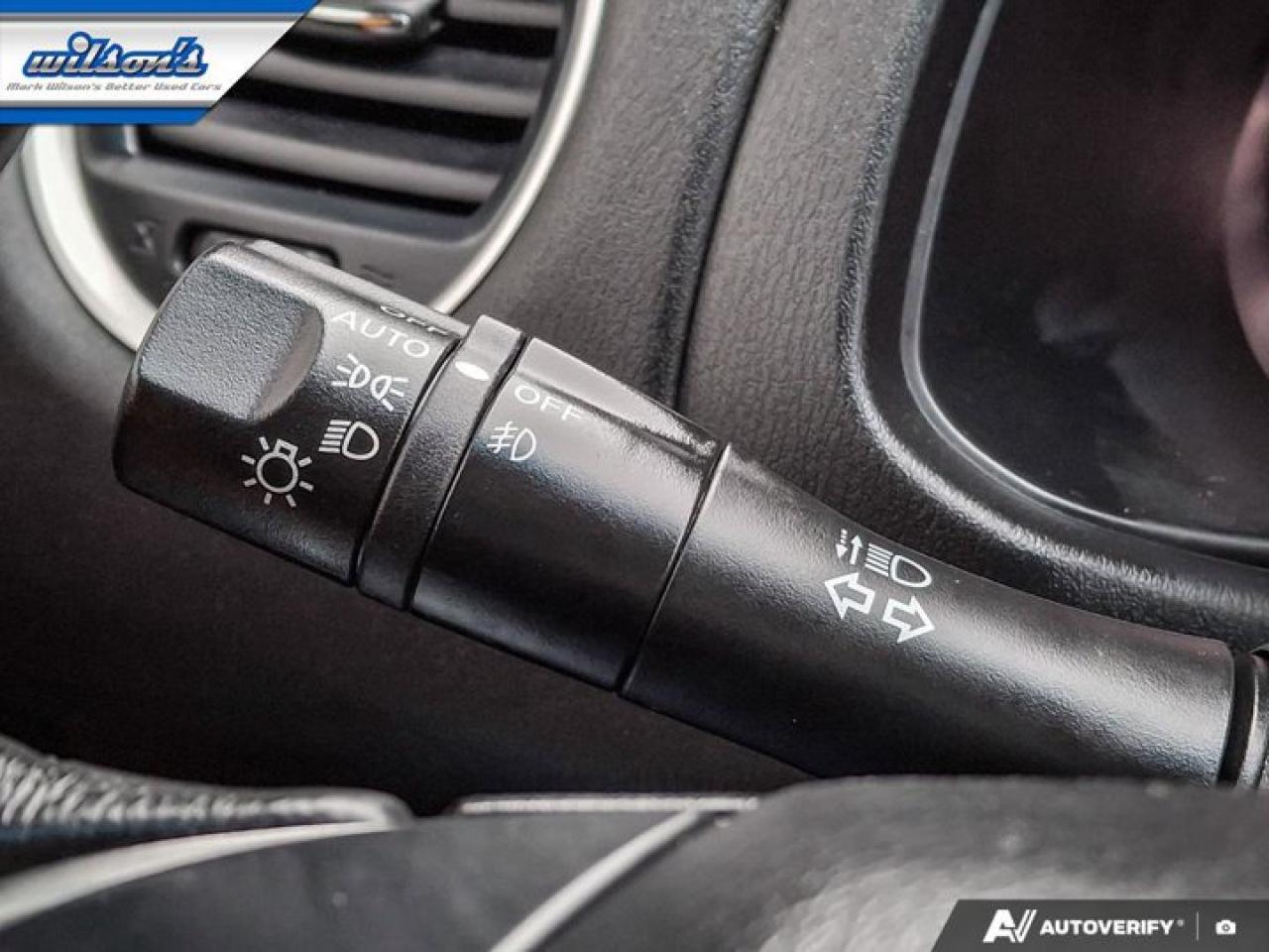 2014 Nissan Pathfinder SL 4WD | Leather | Heated Wheel + Seats | Rear Camera | Remote Start | Bluetooth | and More ! Photo