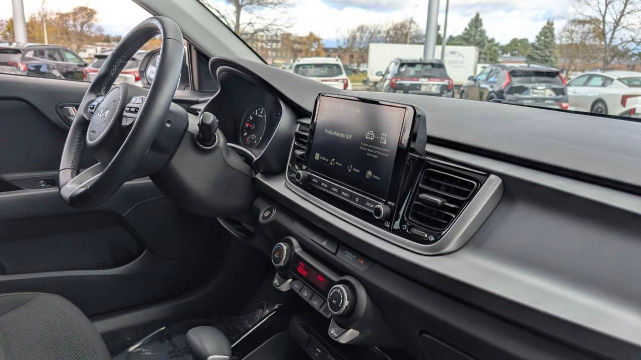 2023 Kia Rio 5-Door EX PREMIUM IVT Photo