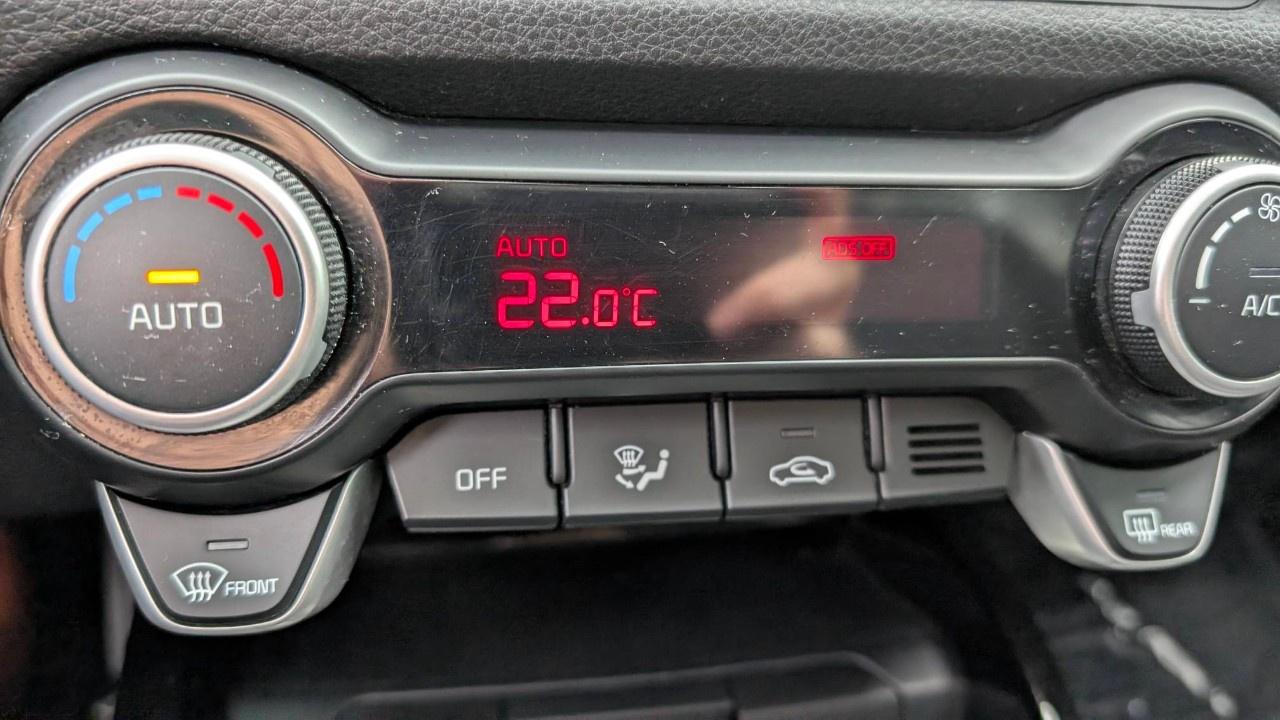 2023 Kia Rio 5-Door EX PREMIUM IVT Photo