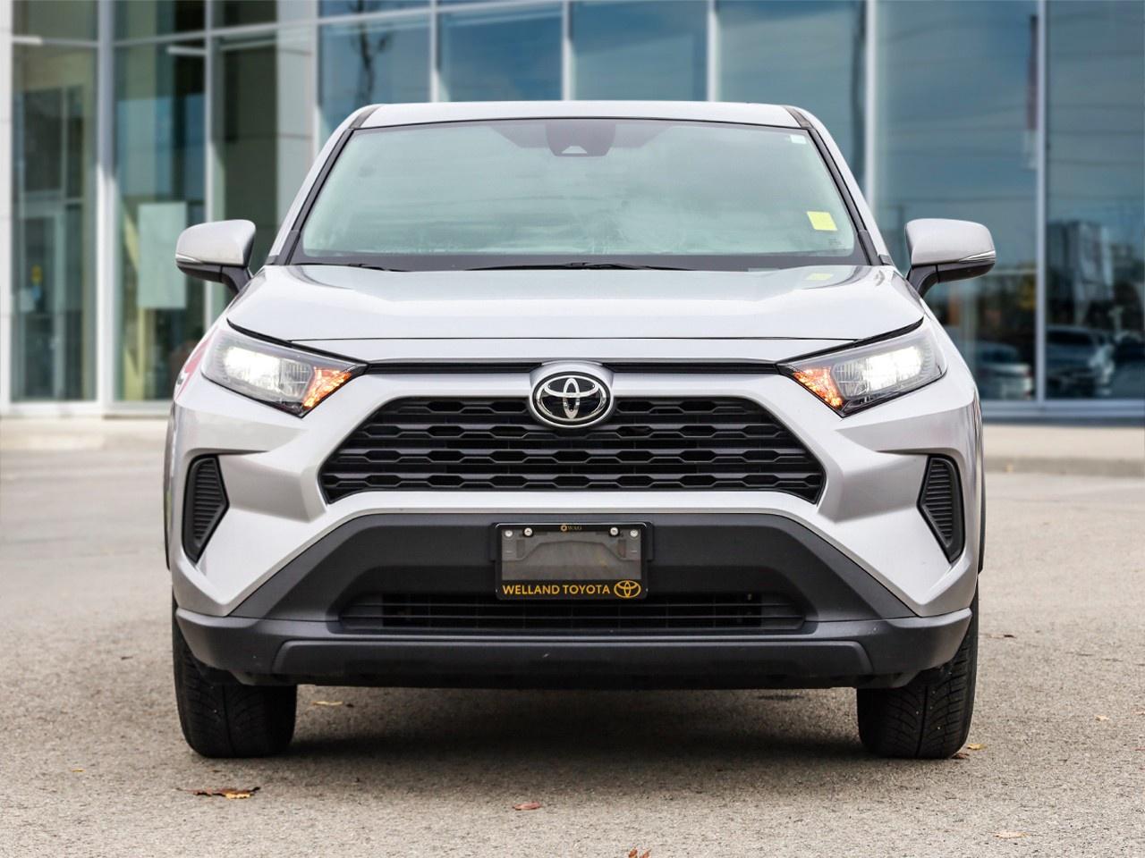 2024 Toyota RAV4 LE Photo3