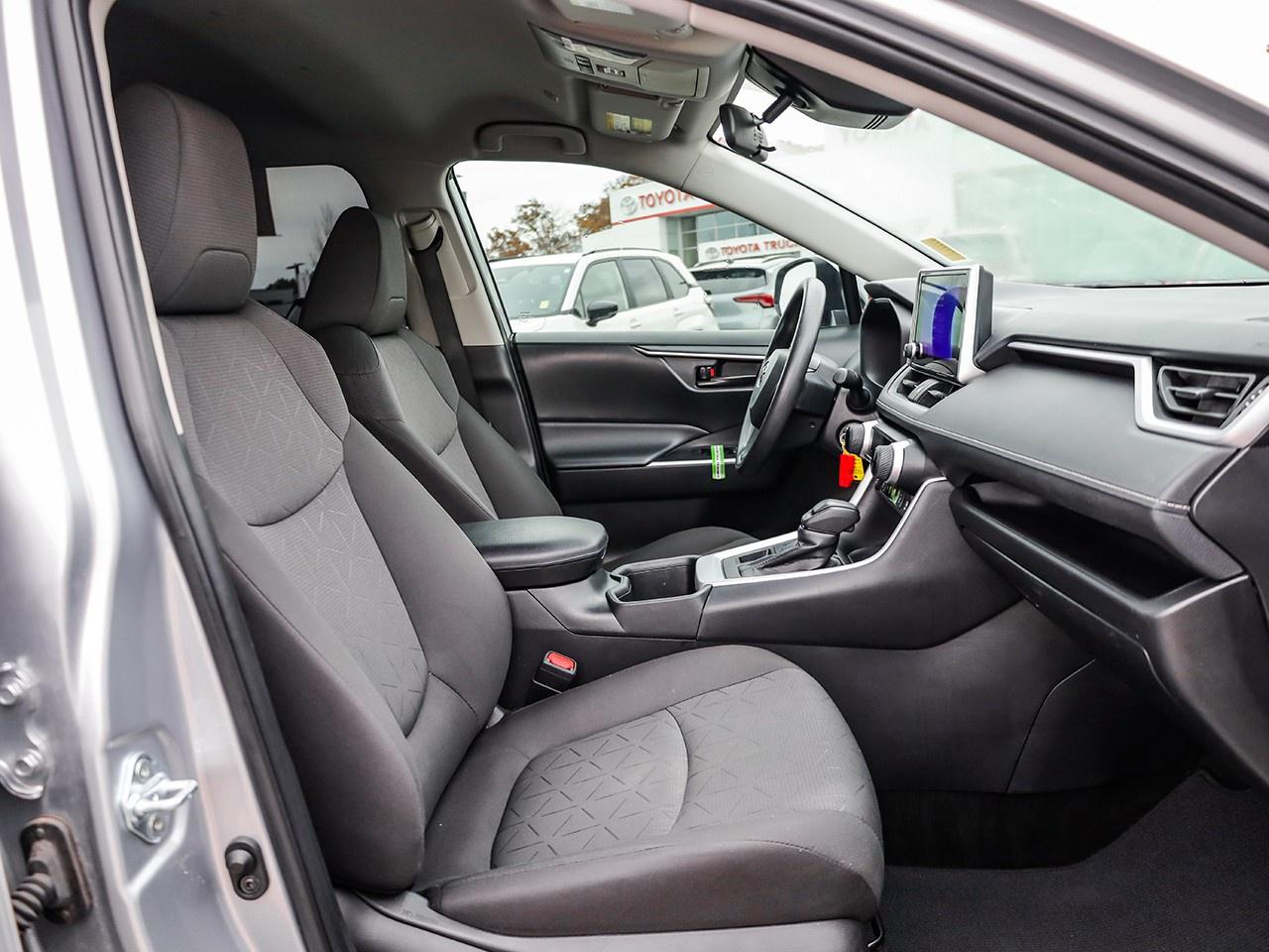 2024 Toyota RAV4 LE Photo